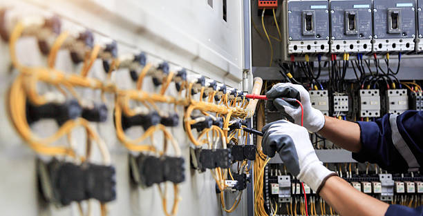 Professional Electrician technician working in Highland Heights, OH